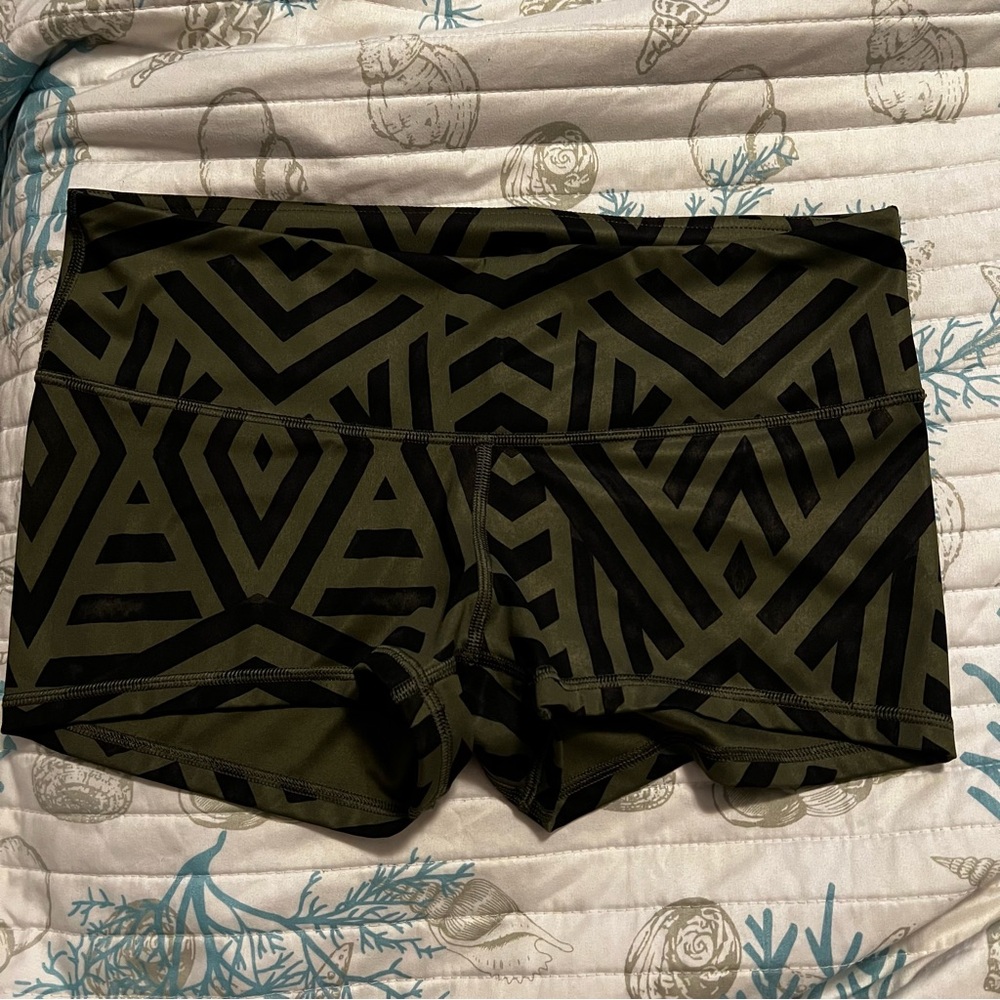 Lululemon Athletica Black and Green Patterned Shorts